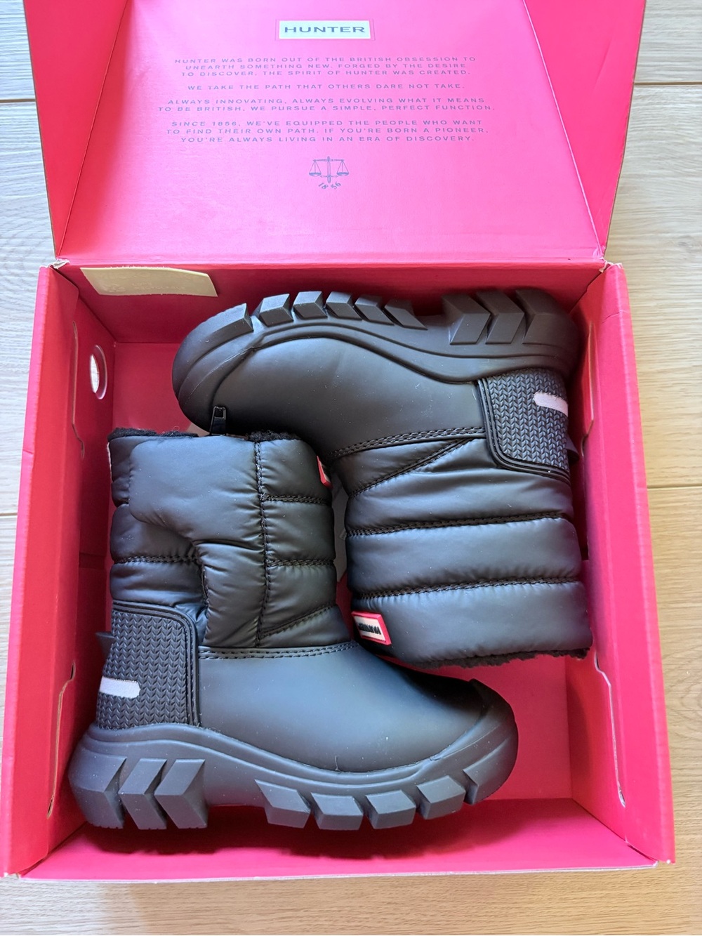 Hunter Kids Black Puffer Intrepid Snow Boots New